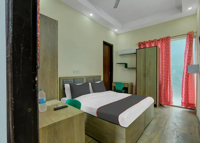 Hotel O The Arrow Near Dtu College