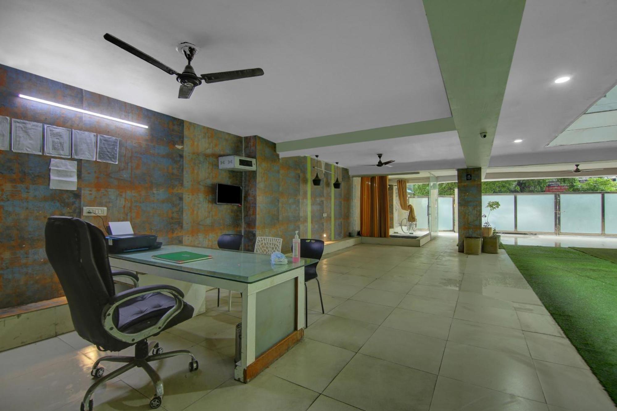 Hotel O The Arrow Near Dtu College 4* Delhi (National Capital Territory of India)