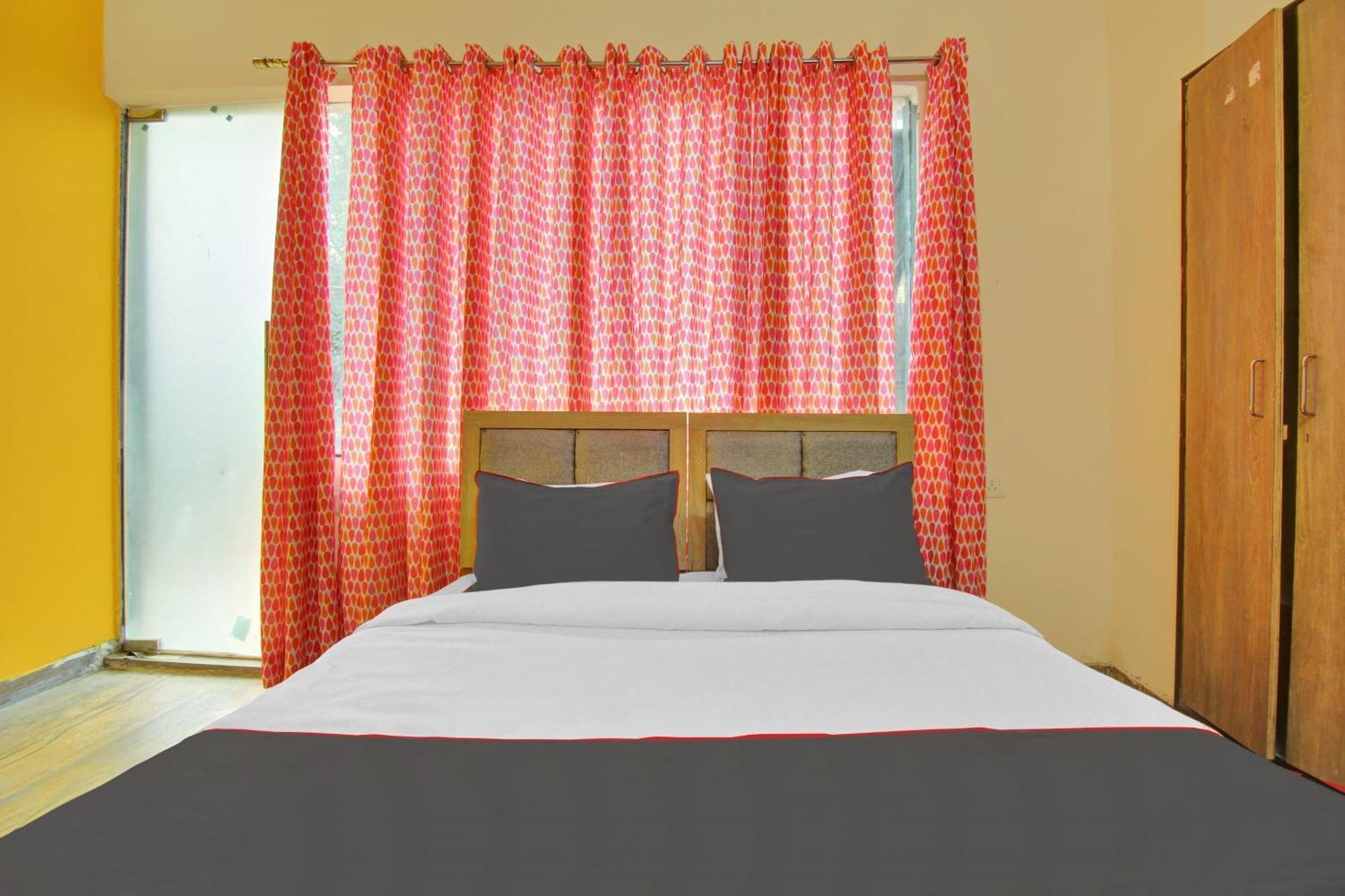Hotel O The Arrow Near Dtu College Delhi (National Capital Territory of India)